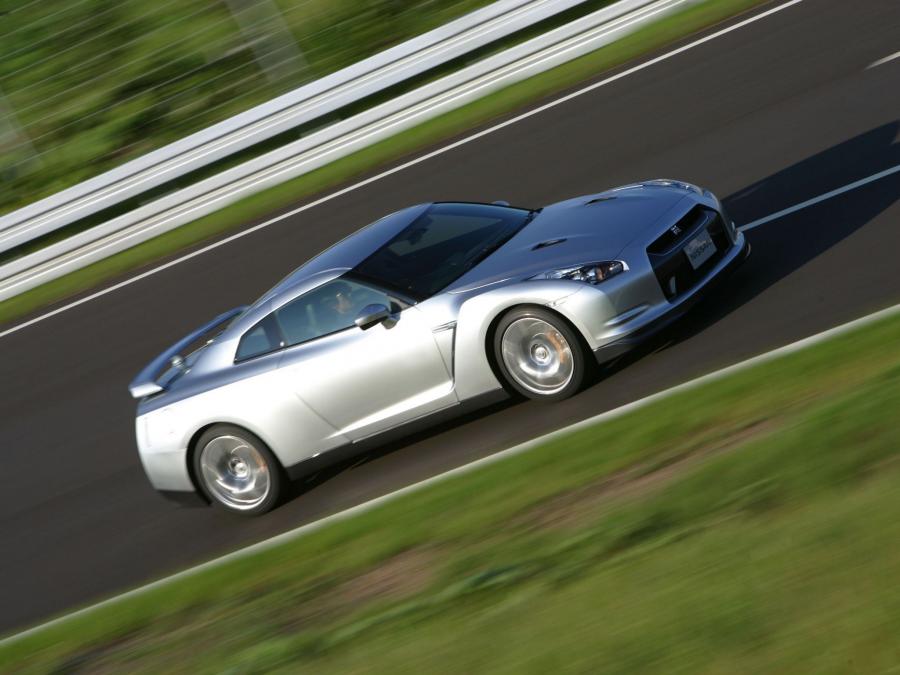  Nissan GT-R 2007 года  (фото 74 из 480)
